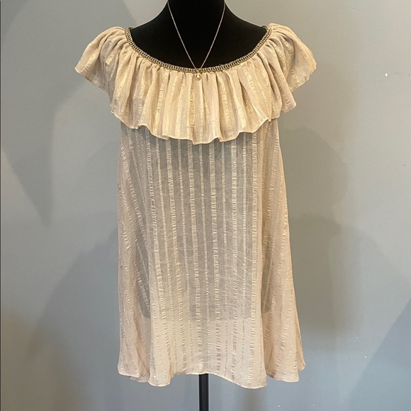 Elegant Cream Ruffle Off-Shoulder Top - Picture 1 of 2